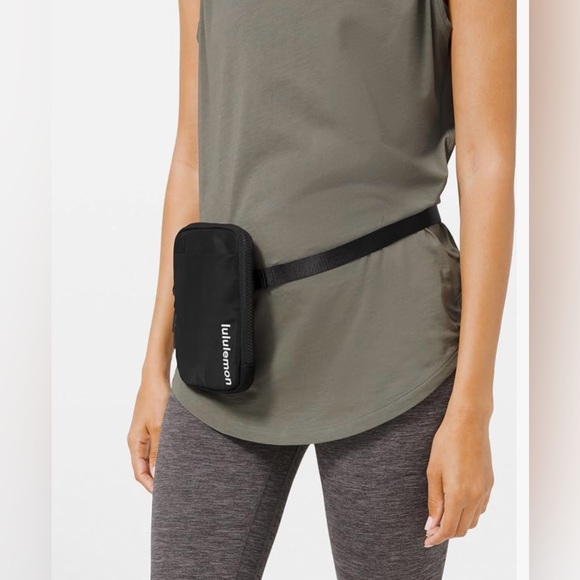 Lululemon Athletica Black Easy Access Crossbody, NWT - Picture 6 of 7
